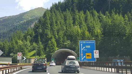 19225678_10213619512388979_6827863421717795339_n