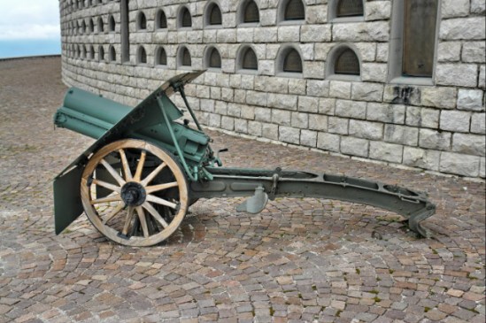 94ee0f9f-d9fb-4ab2-82fb-d39042ab6b2812Medium